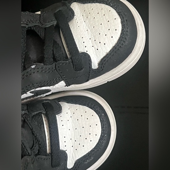 Nike kids shoes size 5C in great condition - Picture 6 of 8